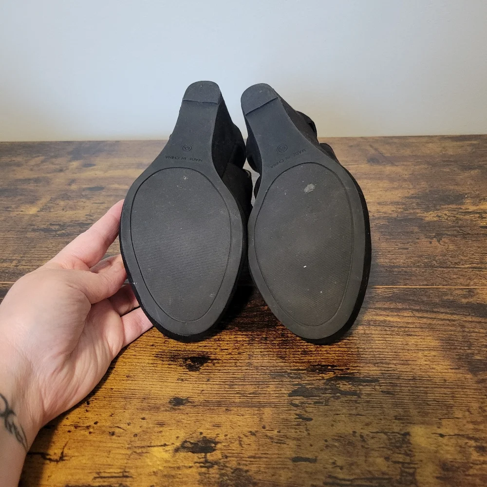 Dressbarn Black Women's Wedge Shoes Size 6.5